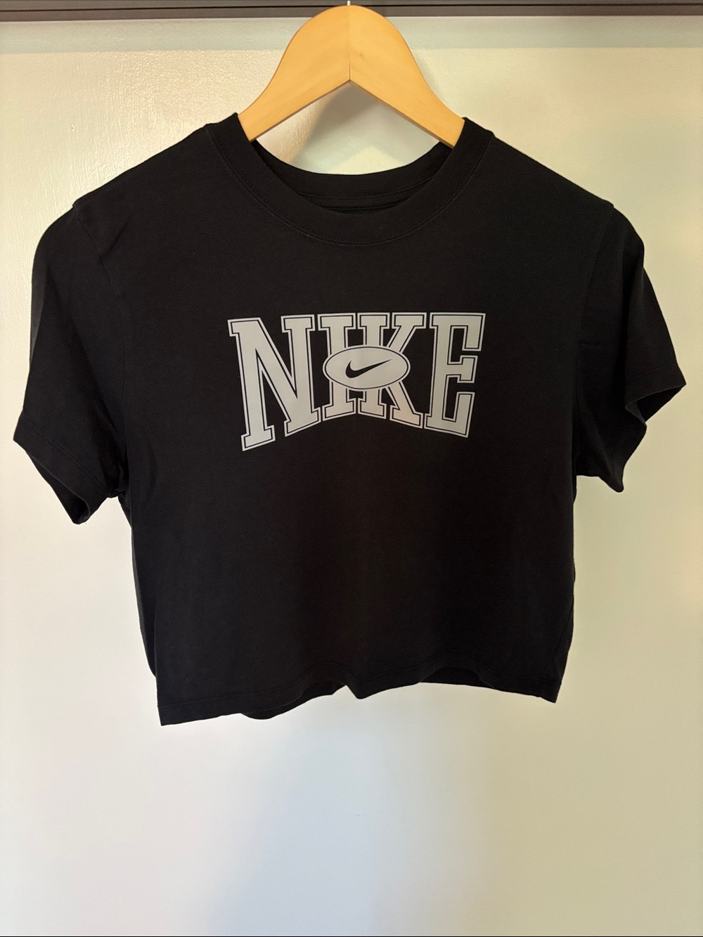 Nike Women’s Slim Cropped T-shirt